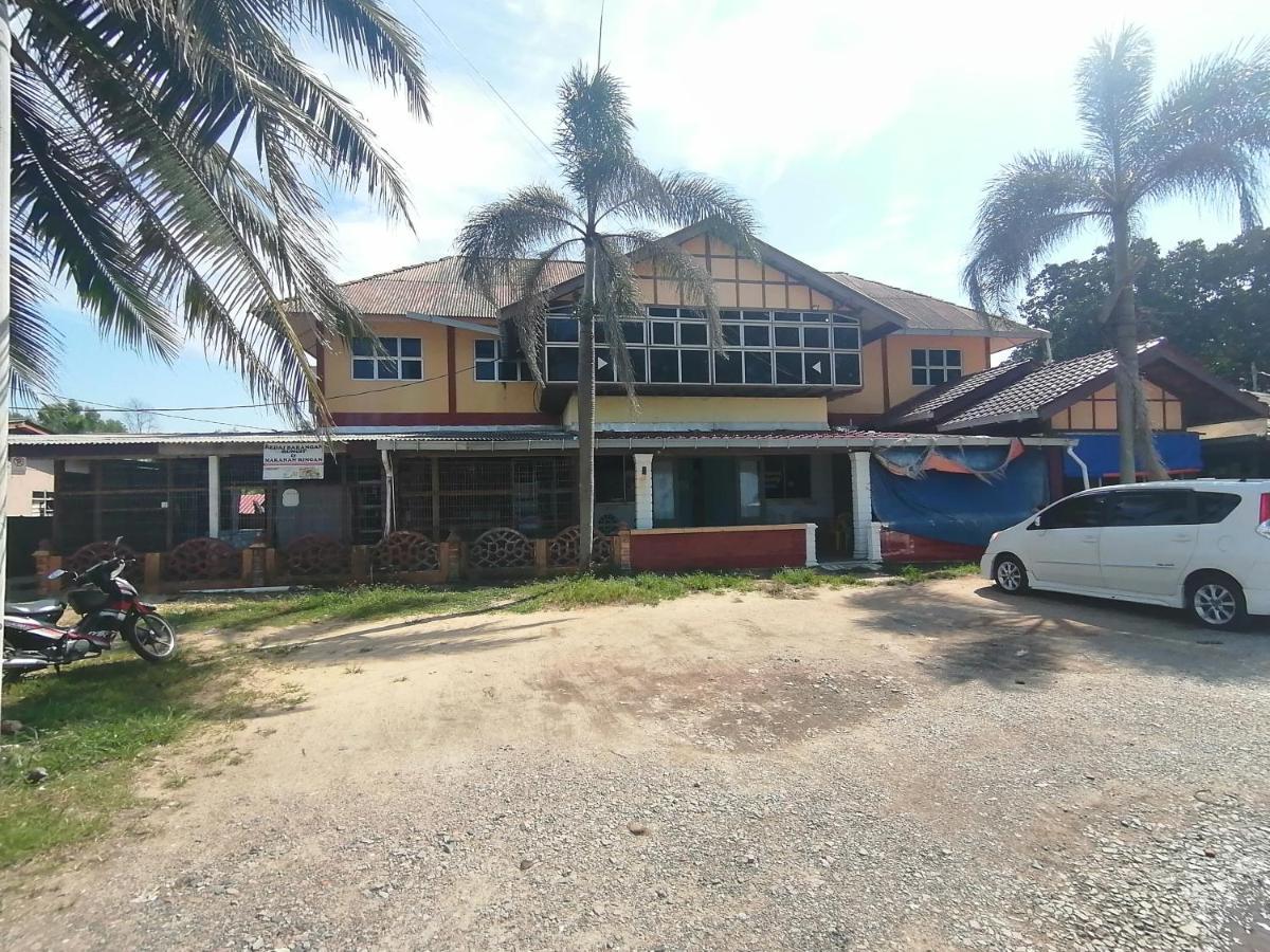 Fbs Inn Dungun Exterior foto